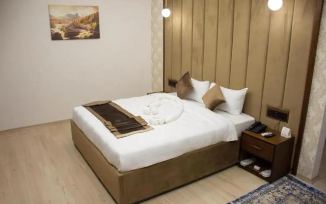Blue Moon Hotel