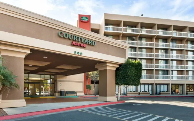 Holiday Inn OXNARD - VENTURA by IHG