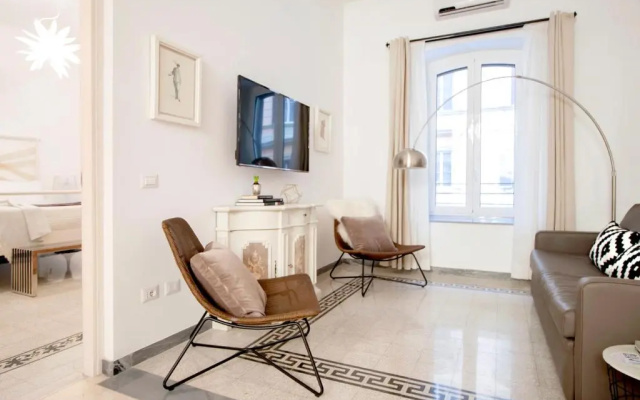 Modern Comfort, Poetic Charm
