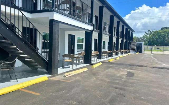 Garden View Motel