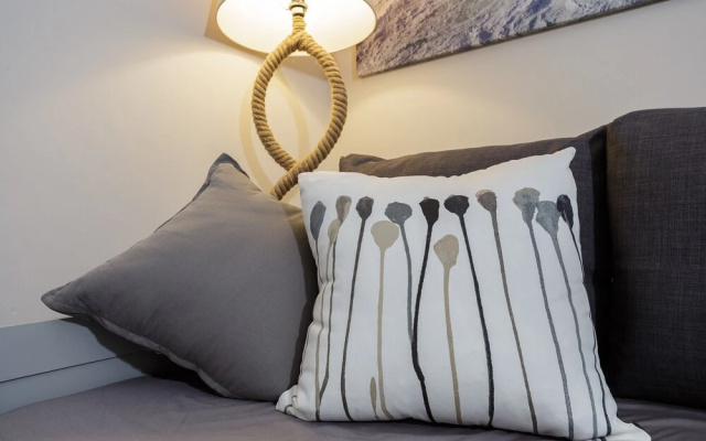 Upper Strand Apartment