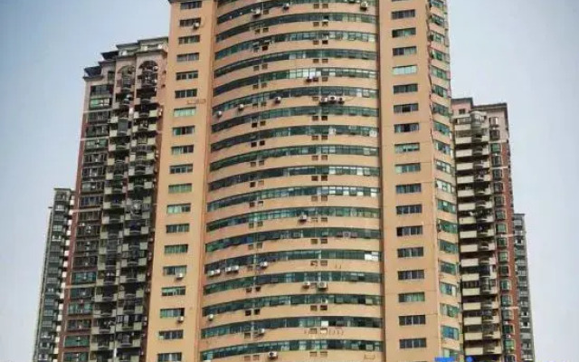 Side Rainbow Hostel