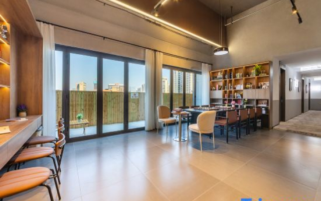 Lvxiaoer Youth Hotel (Hangzhou Jindi Plaza Jinjiadu Subway Station Branch)