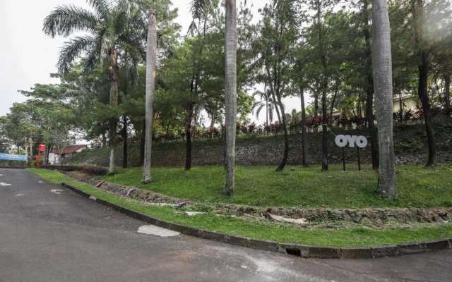 OYO 883 Pavo Resort