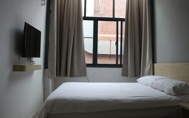 Hi Inn  Shanghai Songjiang Happy Valley