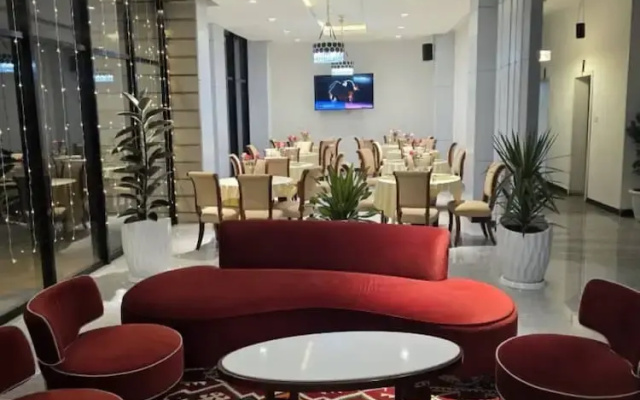 Au-thopia hotel