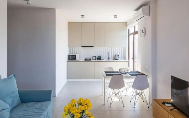 Cozy 1br Apt Old Batumi