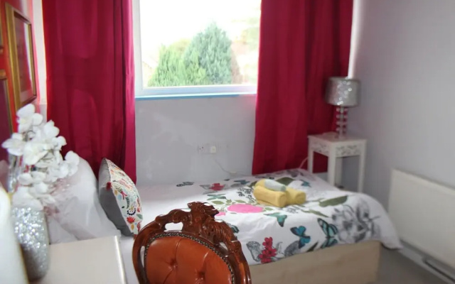 ADVO Lovely 2 rooms accommodation Leeds