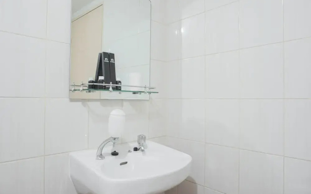 Best Homey Elegant Studio Room at Amethyst Apartment