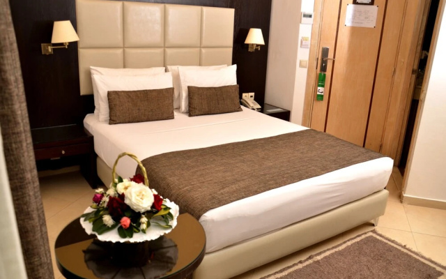 Platys Gialos Hotel