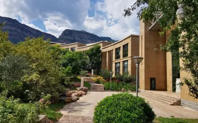 Hongqiqu Guest House