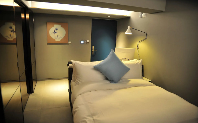 Dominique Hotel