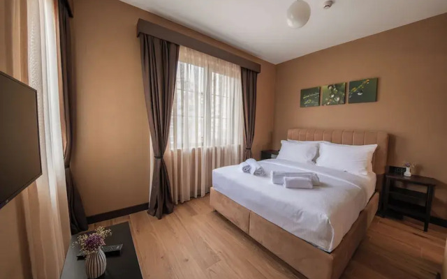 Servi House