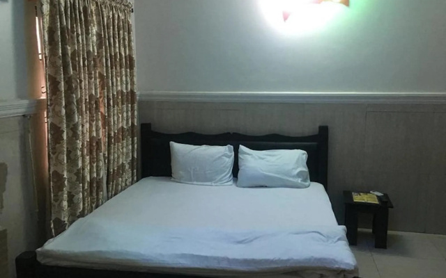 Royal Castle Hotel
