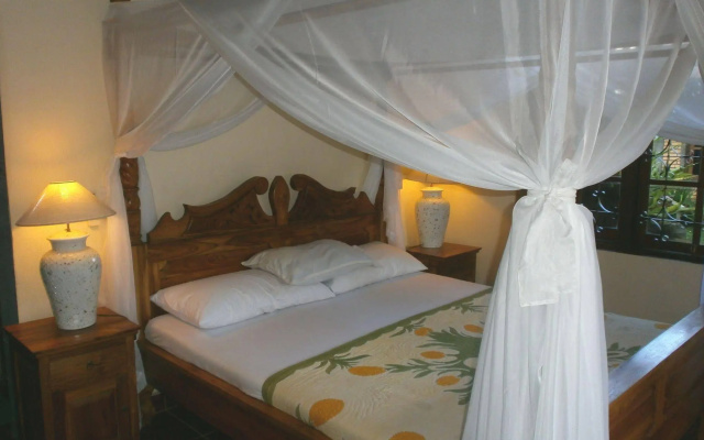 Warji House 2 Bungalows