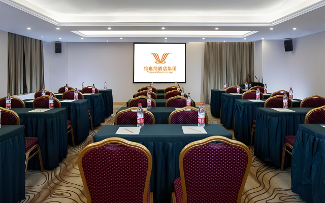 Vienna Hotel Guangzhou Huadu Sunac Cultural Tourism City Hecheng