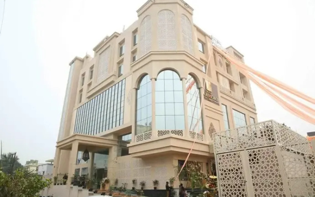 Royale Inn By OYO Rooms