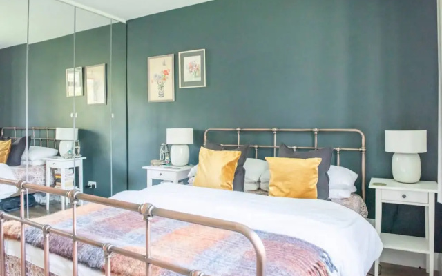 Beautiful Bohemian 1 Bedroom Flat in Highbury