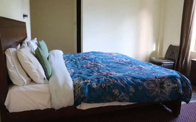 Hotel Hunza White House