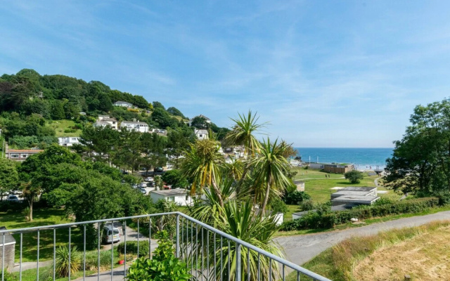 Stylish Villa in Millendreath near Sea