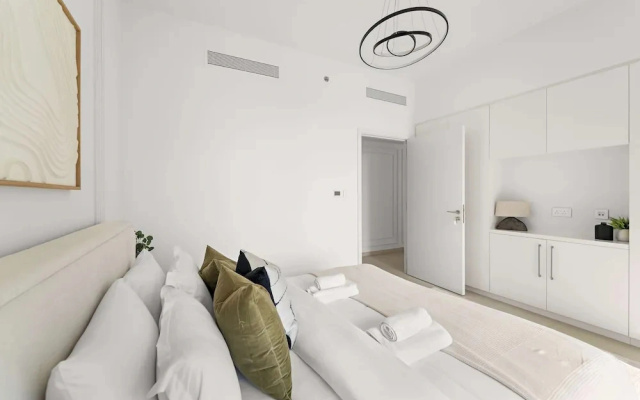 Silkhaus Luxury 2BR Emaar Tower Family Ideal