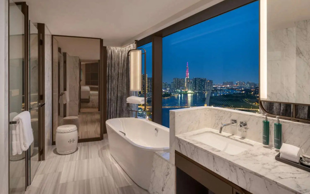 Hilton Saigon