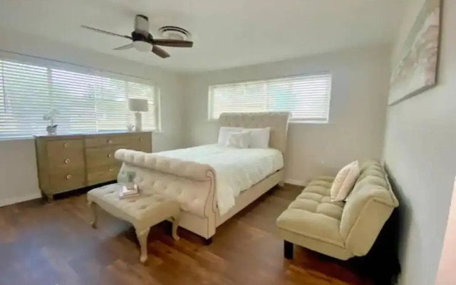 Cozy 4-Bedroom Beachside Home