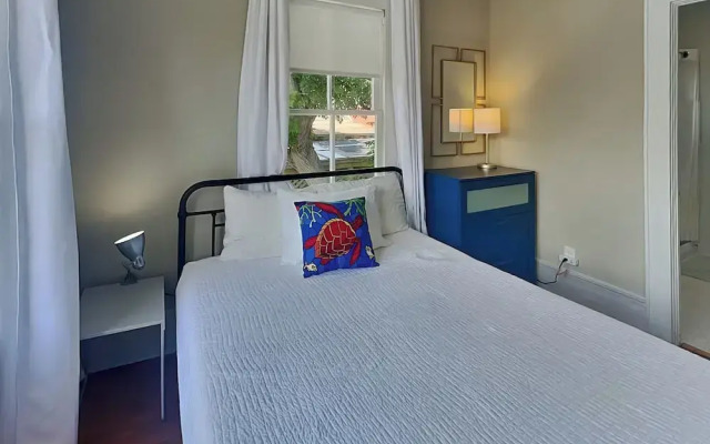 Sealy Street Duo by Ryson Vacation Rentals