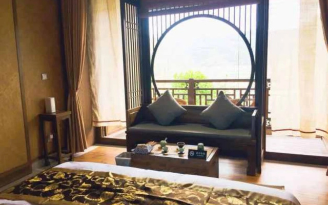 Qiansu Ban Jiang Xia Boutique Inn