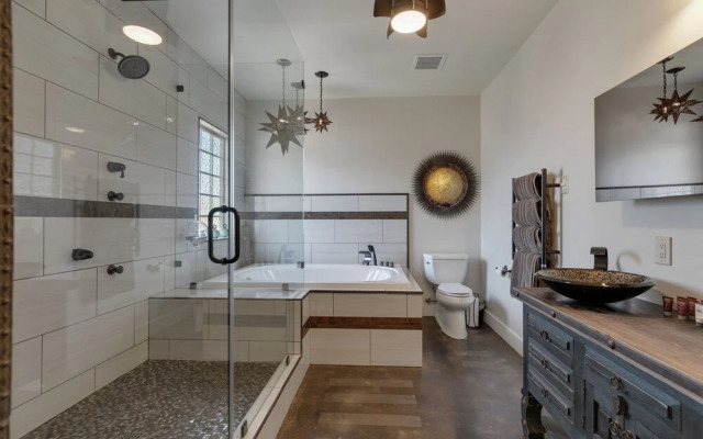 Luxury Studio W/hot Tub&grill