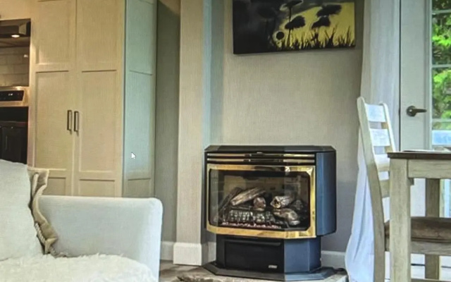 Beachy Chic-Completely renovated- Steps to the Beach