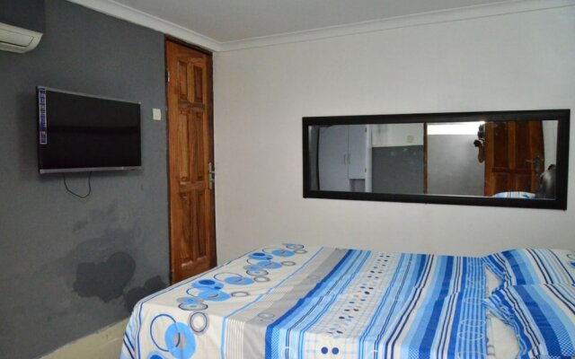 Hotel Le Monopole in Port-Bouet, Cote d'Ivoire from 43$, photos, reviews - zenhotels.com room amenities