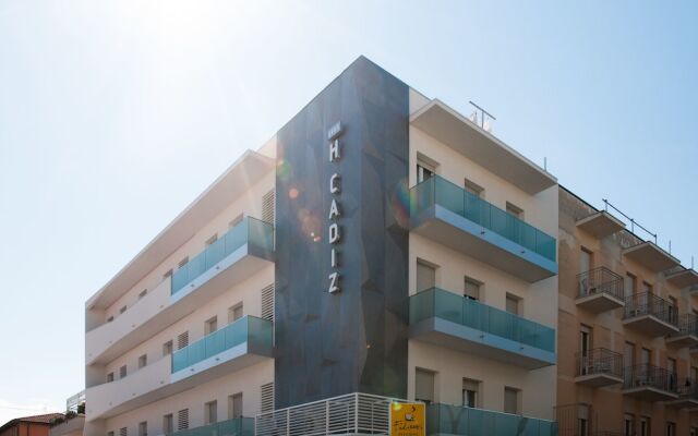Отель Cadiz Италия, Римини - отзывы, цены и фото номеров - забронировать отель Cadiz онлайн вид на фасад