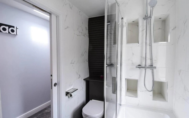 Luxury 3-bed Apartment in Bournemouth Nr Beach