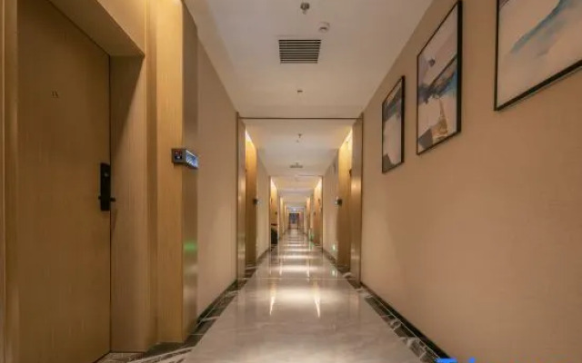 Yiman Hotel (Foshan West Railway Station Shadi Airport)