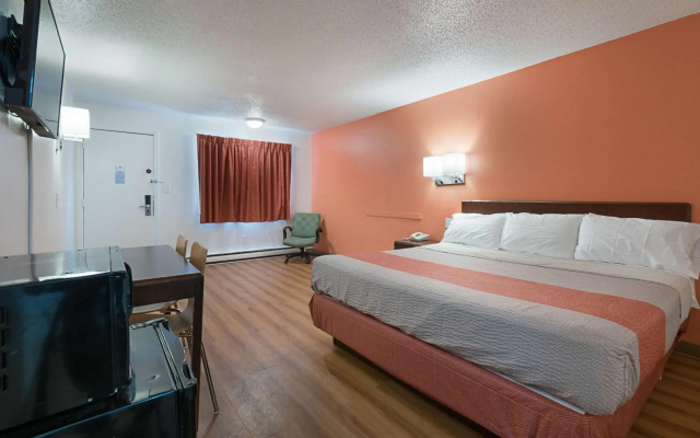 Motel 6 Frackville, PA