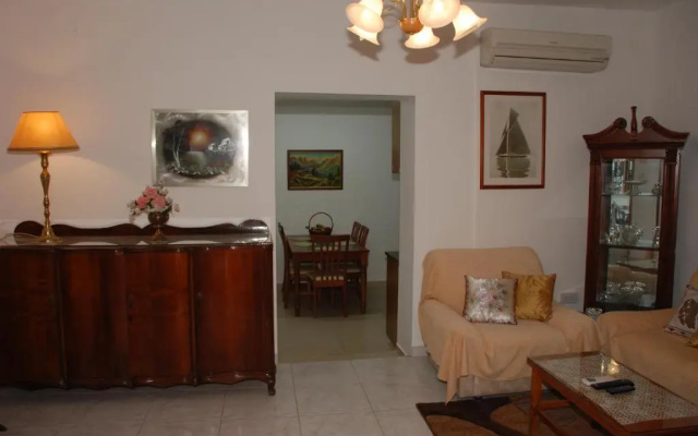 Kanarinis Apartments