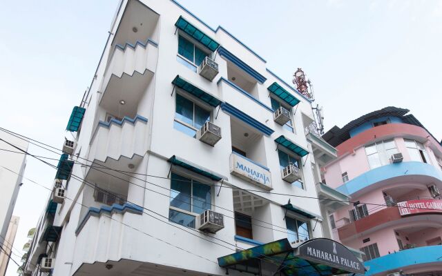 OYO 13643 Hotel Maharaja Palace вид на фасад
