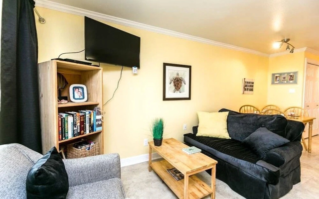 Island 126 Studio Bedroom Condo