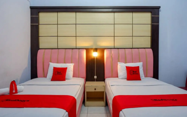 Hotel Indonesia Pekalongan by RedDoorz