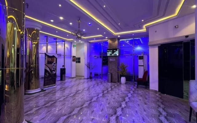 Leons Hotel and Suite