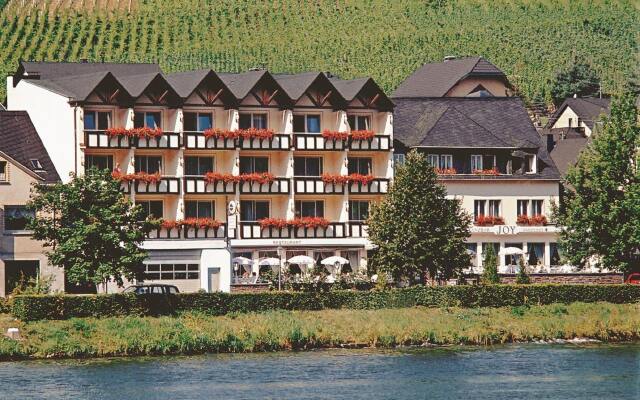 Moselstern Hotel Fuhrmann вид на фасад