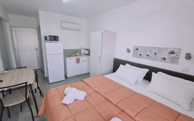 100 AN - Napa Living 21
