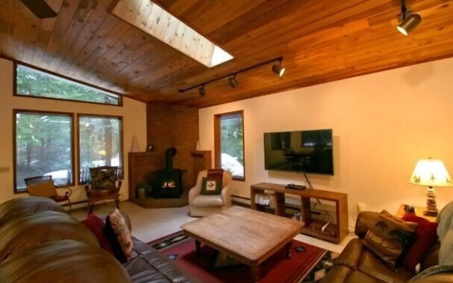 Mt Baker Lodging Condo 73- Sleeps 6