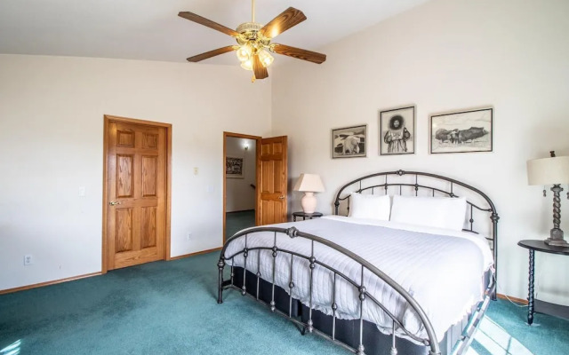 Pet Friendly Large Great Mountain Gathering