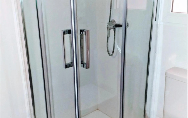 LARGE Apartment with large and sunny Terrace - Garden & Outdoor Gym, ALICANTE CENTER