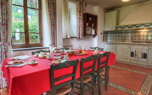Holiday Home for 8 Guests