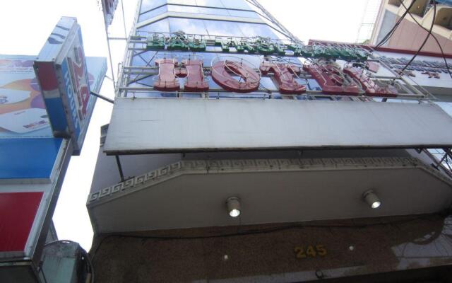 SaiGon Sky Hotel вид на фасад