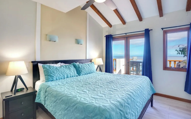 Bright Catalina Island Condo w/ Ocean Views!