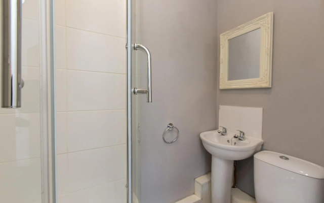 Townhouse @ 27 Electricity St Crewe